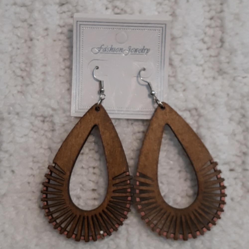 Earrings - Picture 3 of 3